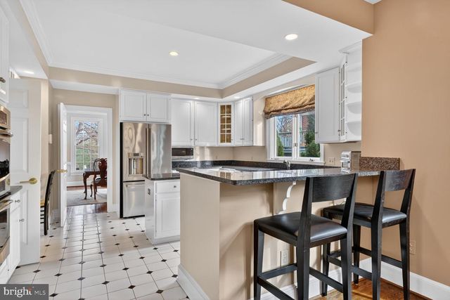 5206 LITTLE FALLS RD, Arlington, VA 22207