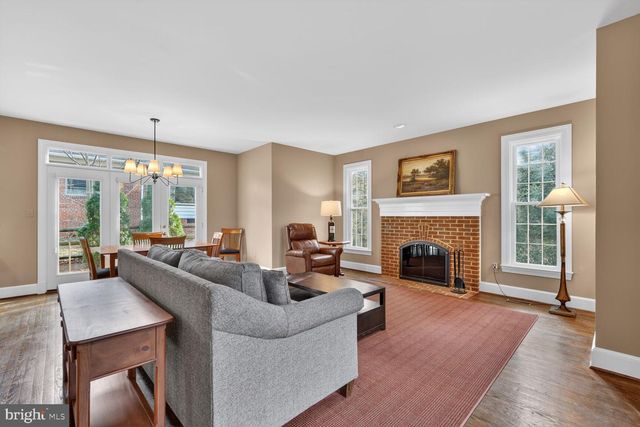 5206 LITTLE FALLS RD, Arlington, VA 22207