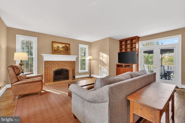 5206 LITTLE FALLS RD, Arlington, VA 22207