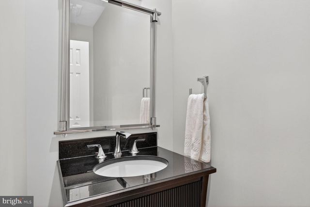 5206 LITTLE FALLS RD, Arlington, VA 22207