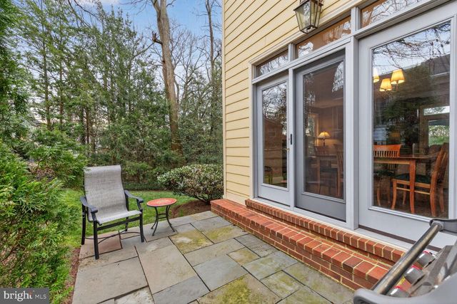 5206 LITTLE FALLS RD, Arlington, VA 22207