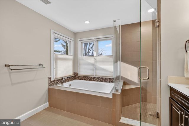 5206 LITTLE FALLS RD, Arlington, VA 22207