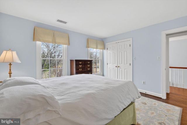 5206 LITTLE FALLS RD, Arlington, VA 22207