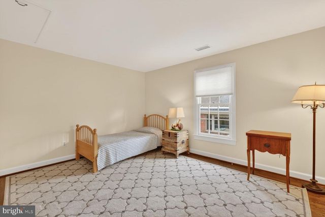 5206 LITTLE FALLS RD, Arlington, VA 22207