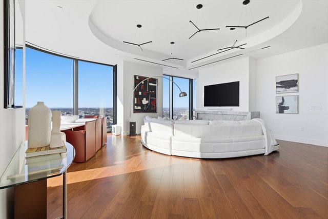 1 Dalton St 4205, Boston, MA 02115