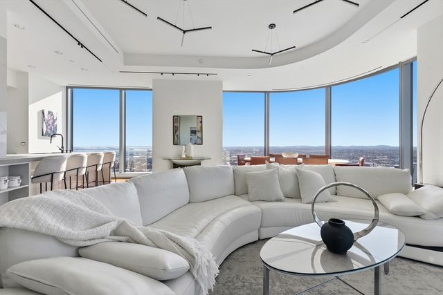 1 Dalton St 4205, Boston, MA 02115