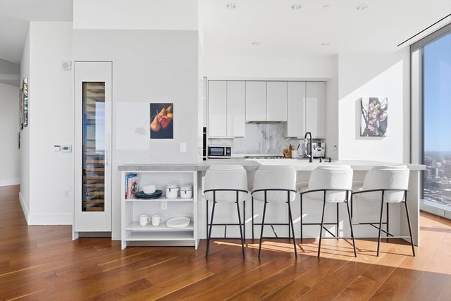 1 Dalton St 4205, Boston, MA 02115