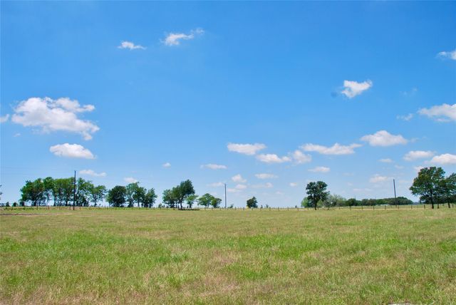 2340 Langdon Road, Weimar, TX 78962