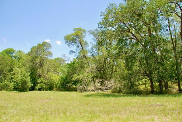 2340 Langdon Road, Weimar, TX 78962