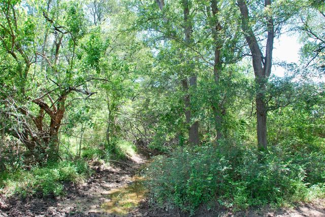 2340 Langdon Road, Weimar, TX 78962