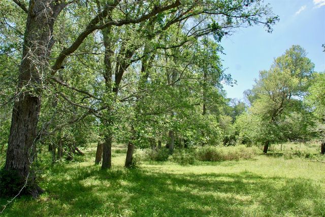 2340 Langdon Road, Weimar, TX 78962