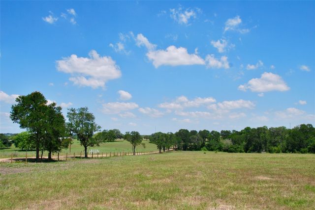 2340 Langdon Road, Weimar, TX 78962
