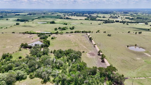 2340 Langdon Road, Weimar, TX 78962