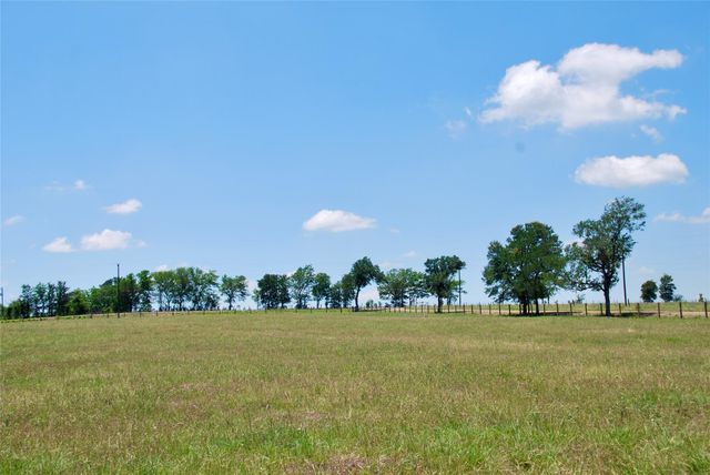 2340 Langdon Road, Weimar, TX 78962
