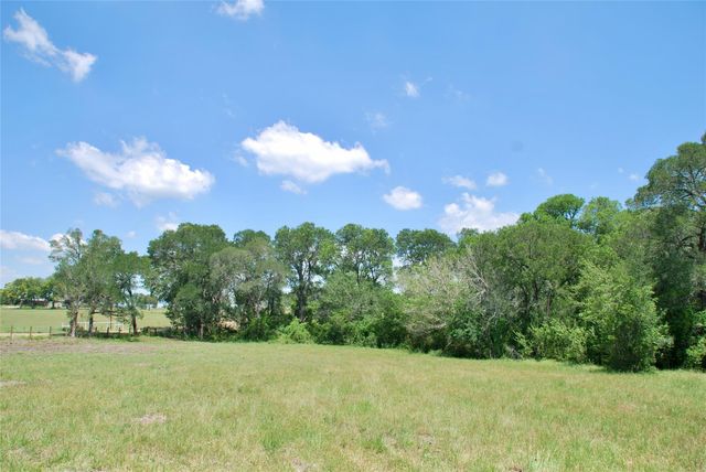 2340 Langdon Road, Weimar, TX 78962