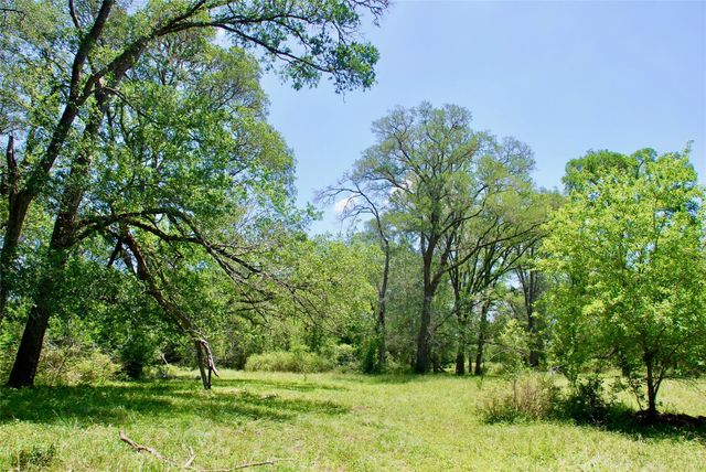 2340 Langdon Road, Weimar, TX 78962