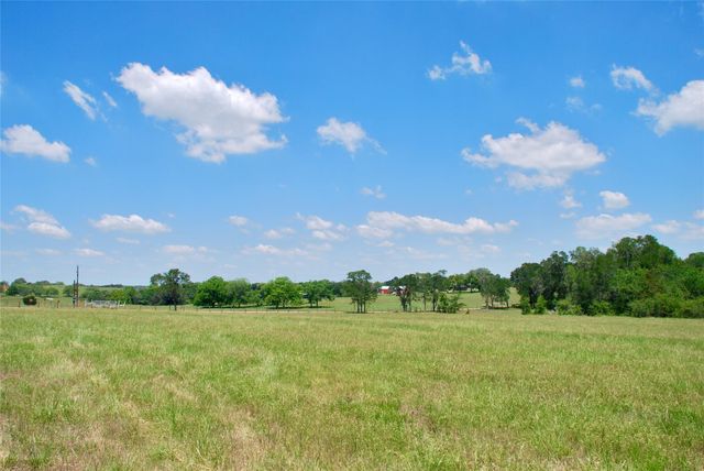 2340 Langdon Road, Weimar, TX 78962