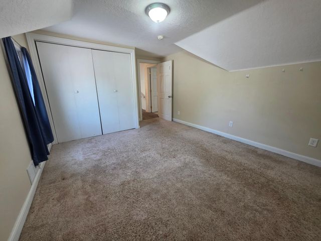 945 Geranium Avenue E, Saint Paul, MN 55106