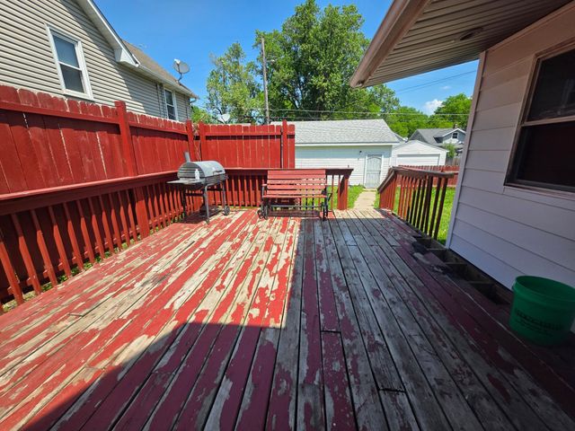 945 Geranium Avenue E, Saint Paul, MN 55106