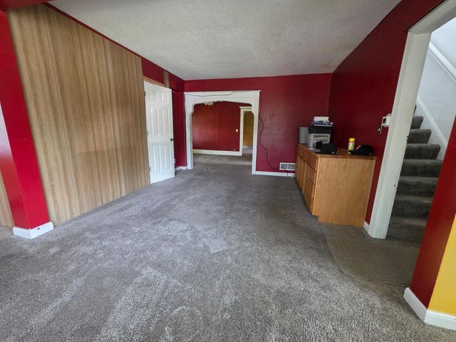 945 Geranium Avenue E, Saint Paul, MN 55106