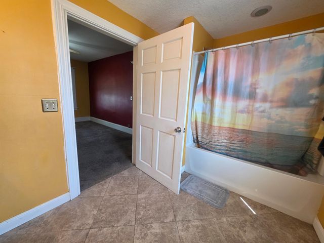 945 Geranium Avenue E, Saint Paul, MN 55106