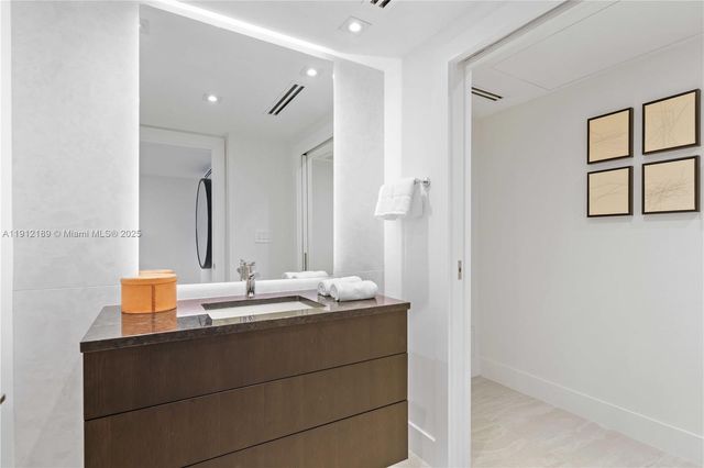 5500 Collins Ave 901 & 902, Miami Beach, FL 33140