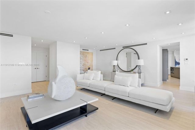 5500 Collins Ave 901 & 902, Miami Beach, FL 33140