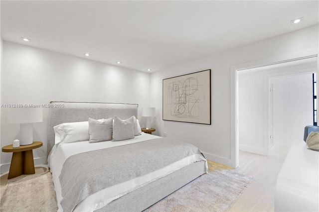 5500 Collins Ave 901 & 902, Miami Beach, FL 33140