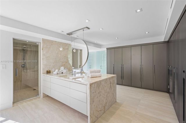 5500 Collins Ave 901 & 902, Miami Beach, FL 33140