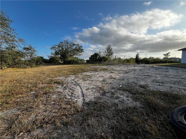 1630 NE 37th ST, Cape Coral, FL 33909