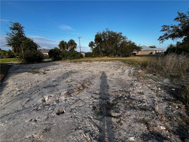 1630 NE 37th ST, Cape Coral, FL 33909