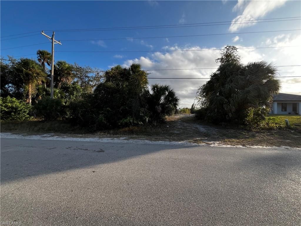 Image 9 of property listing at 1630 NE 37th ST, Cape Coral, FL 33909