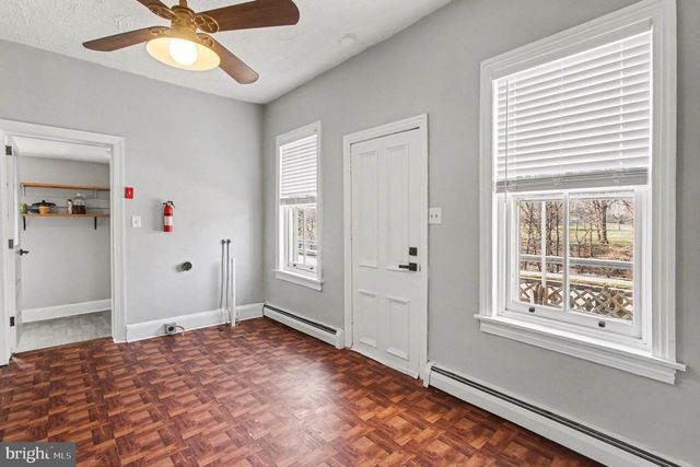 2 WALNUT ST, Pottstown, PA 19464