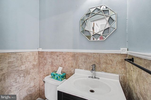 2 WALNUT ST, Pottstown, PA 19464