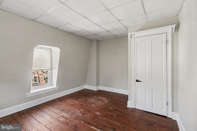 2 WALNUT ST, Pottstown, PA 19464