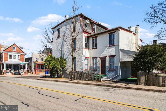 2 WALNUT ST, Pottstown, PA 19464