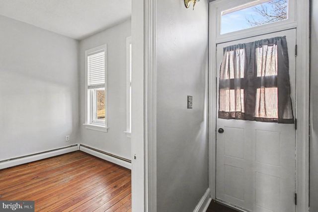 2 WALNUT ST, Pottstown, PA 19464