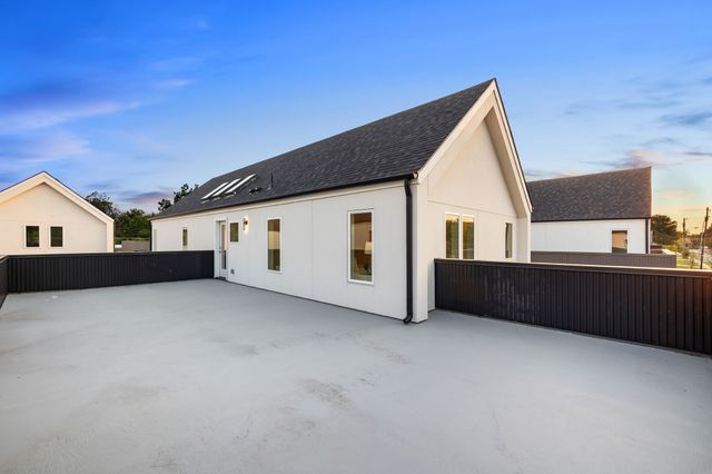 829 Nomas Street, Dallas, TX 75212