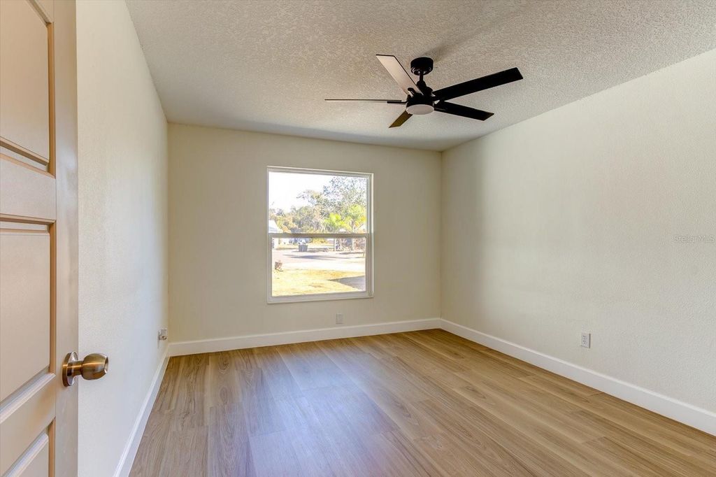 Image 19 of property listing at 20 WOODLANDS CIRCLE, Ormond Beach, FL 32174