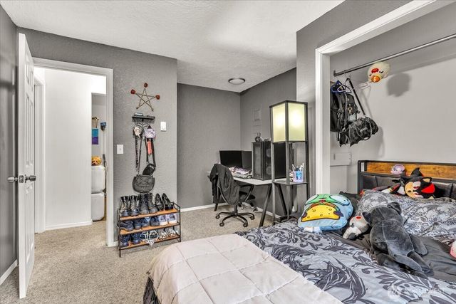27205 124th Avenue SE, Kent, WA 98030