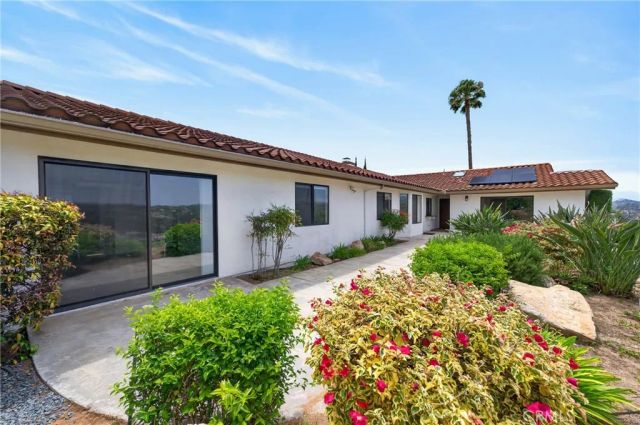 2466 Haas, Escondido, CA 92025