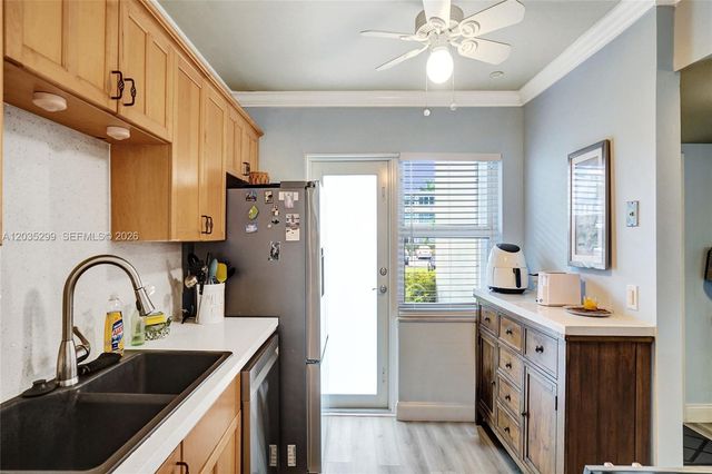 3181 S Ocean Dr 107, Hallandale Beach, FL 33009
