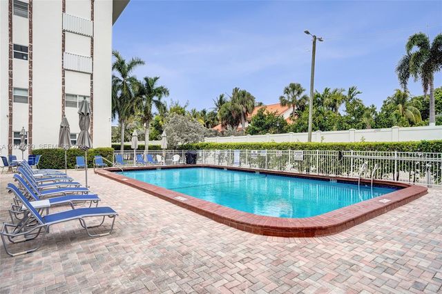 3181 S Ocean Dr 107, Hallandale Beach, FL 33009