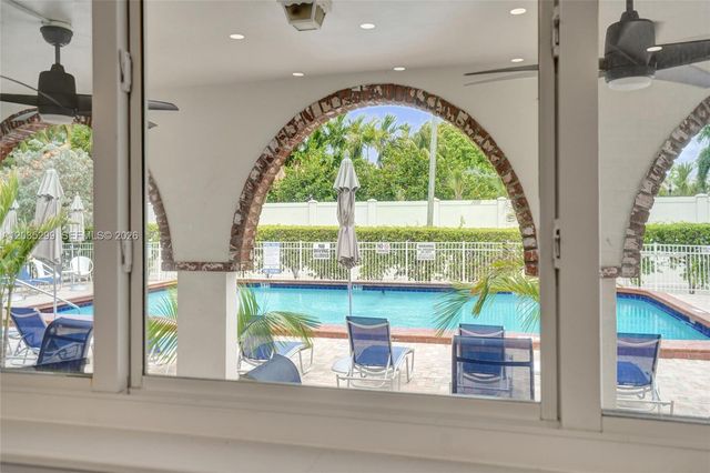 3181 S Ocean Dr 107, Hallandale Beach, FL 33009