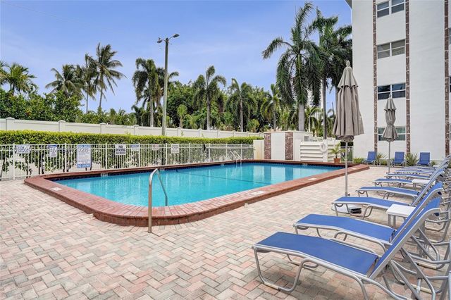 3181 S Ocean Dr 107, Hallandale Beach, FL 33009