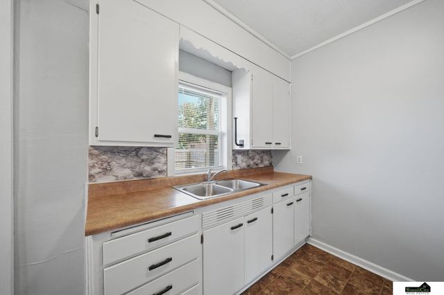4300 N 61st Street, Lincoln, NE 68507