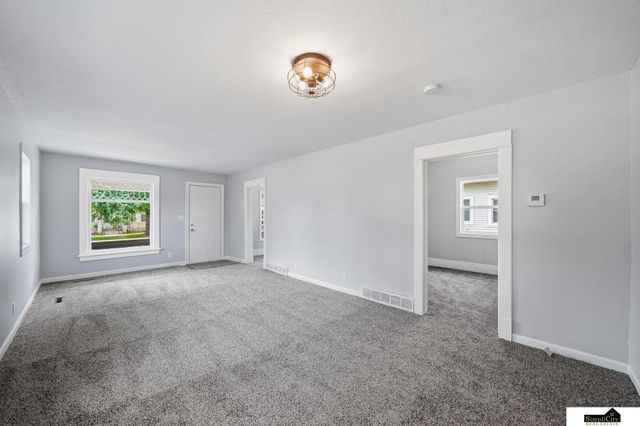 4300 N 61st Street, Lincoln, NE 68507
