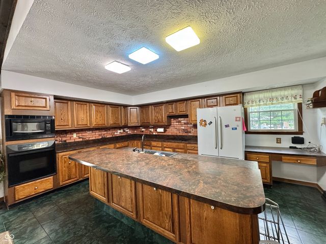 1805 S County Road 400 W, Greencastle, IN 46135