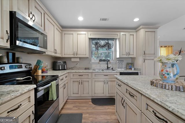 413 Beamer Road, Calhoun, GA 30701