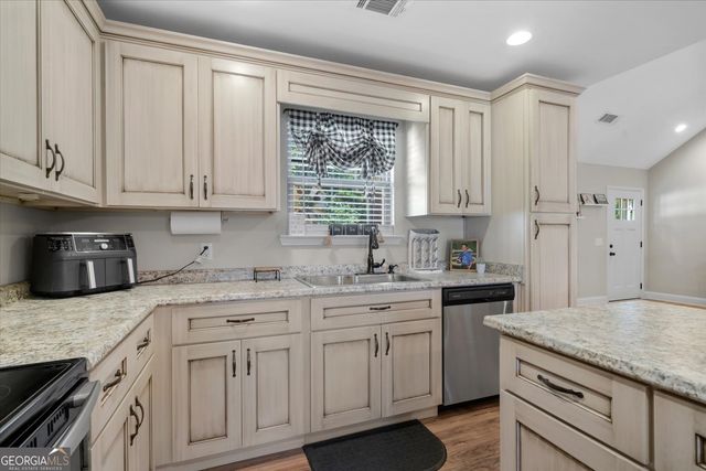 413 Beamer Road, Calhoun, GA 30701